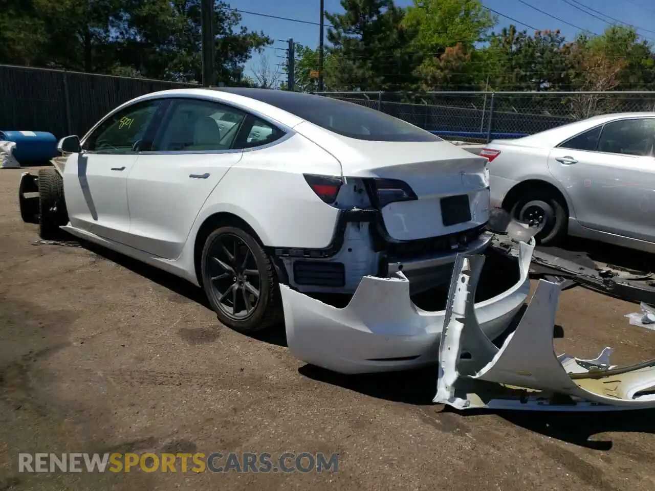 3 Photograph of a damaged car 5YJ3E1EB2LF651795 TESLA MODEL 3 2020