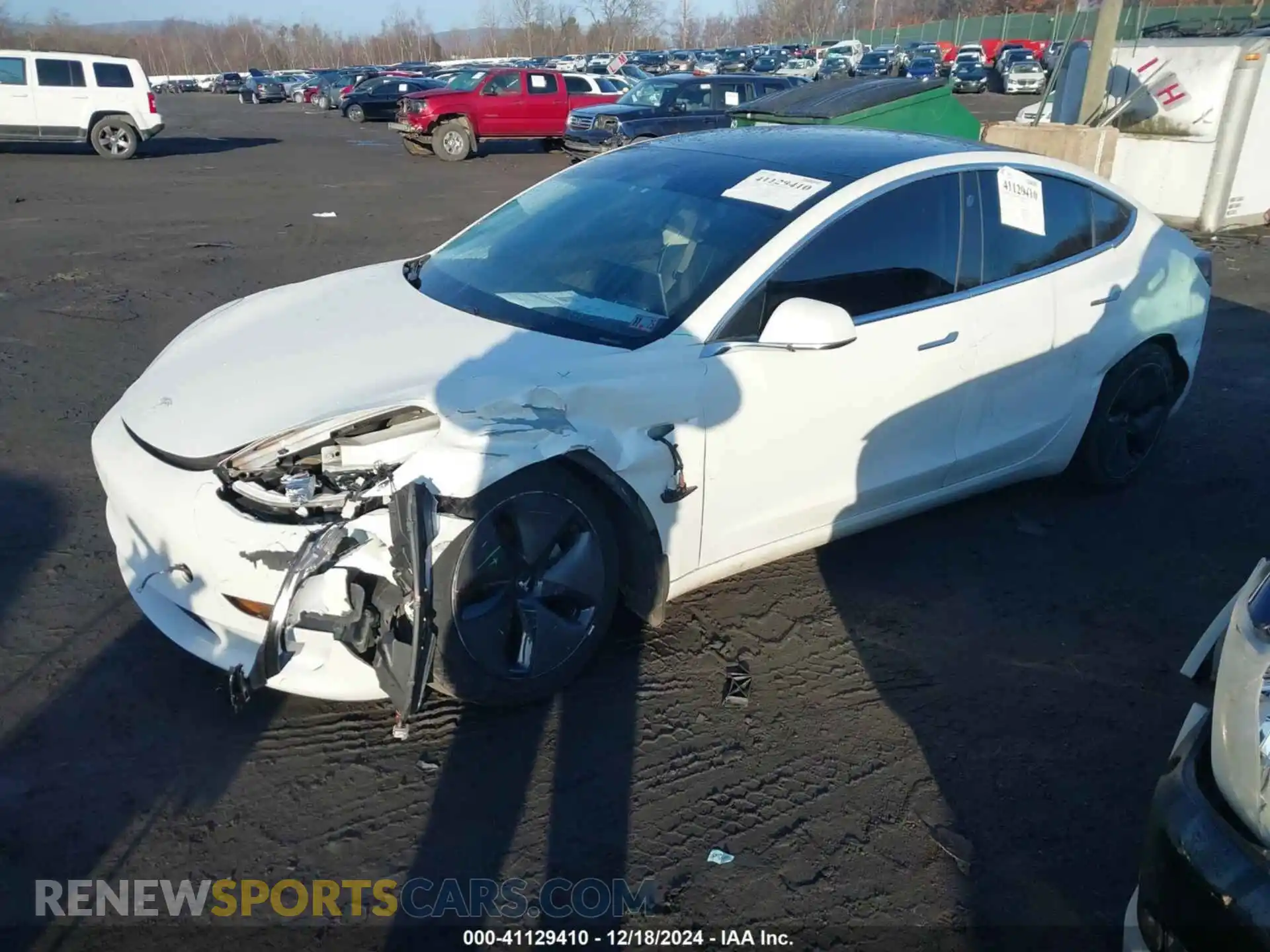2 Photograph of a damaged car 5YJ3E1EB2LF711686 TESLA MODEL 3 2020