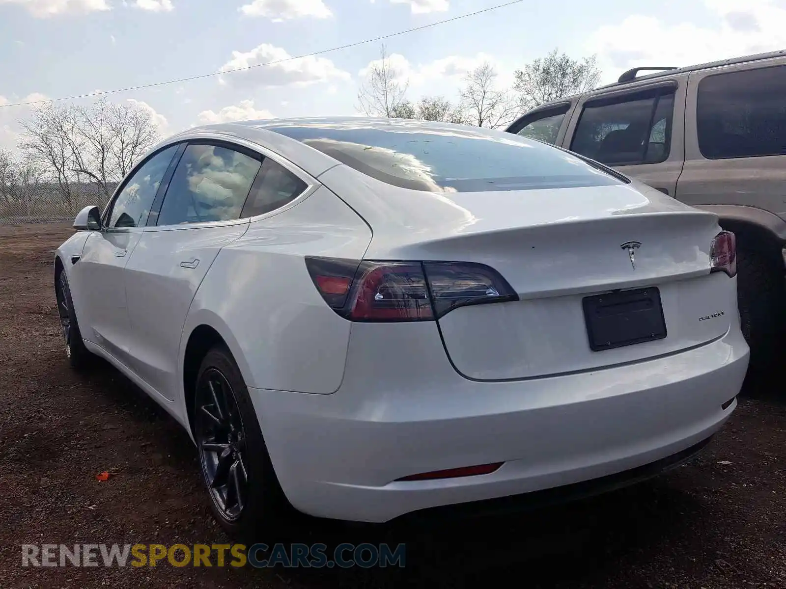 3 Photograph of a damaged car 5YJ3E1EB3LF607059 TESLA MODEL 3 2020