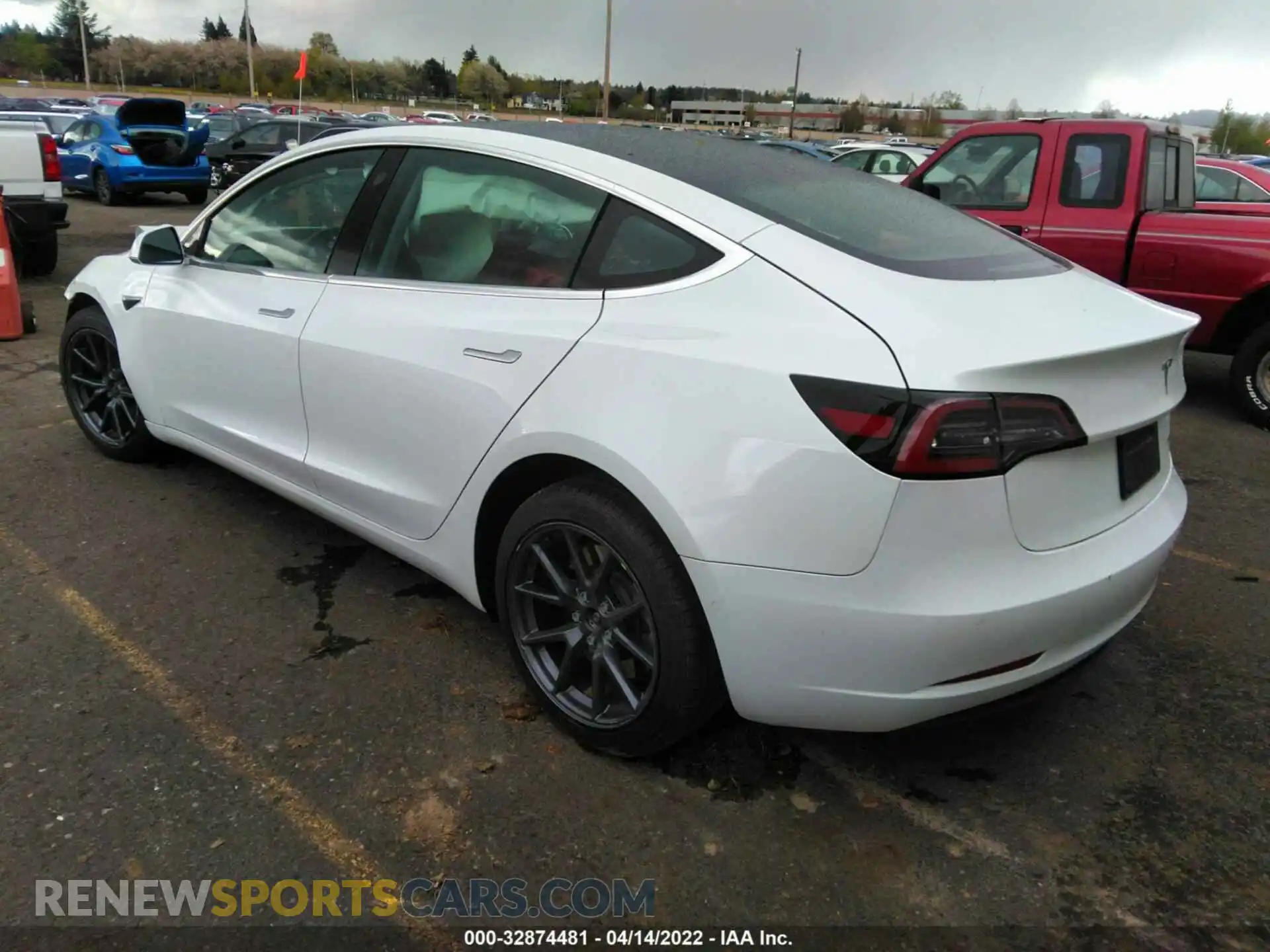 3 Photograph of a damaged car 5YJ3E1EB3LF619650 TESLA MODEL 3 2020