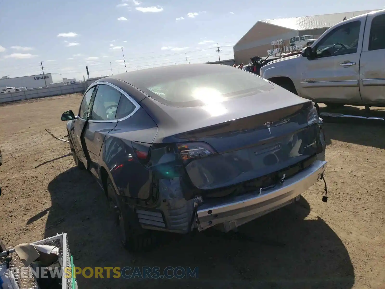 3 Photograph of a damaged car 5YJ3E1EB3LF651384 TESLA MODEL 3 2020