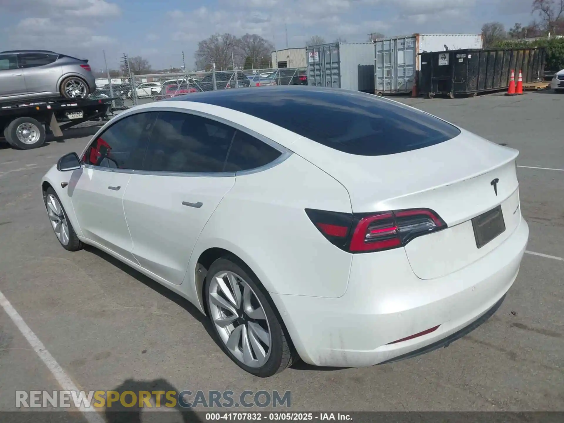 3 Photograph of a damaged car 5YJ3E1EB3LF712877 TESLA MODEL 3 2020