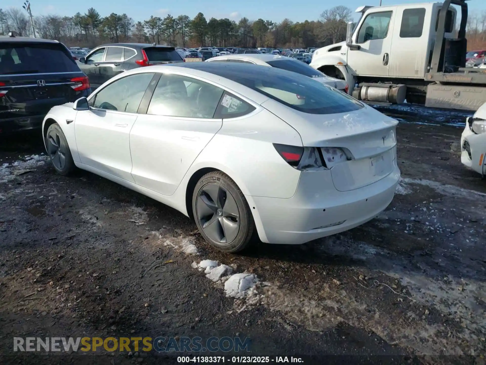 3 Photograph of a damaged car 5YJ3E1EB3LF744406 TESLA MODEL 3 2020