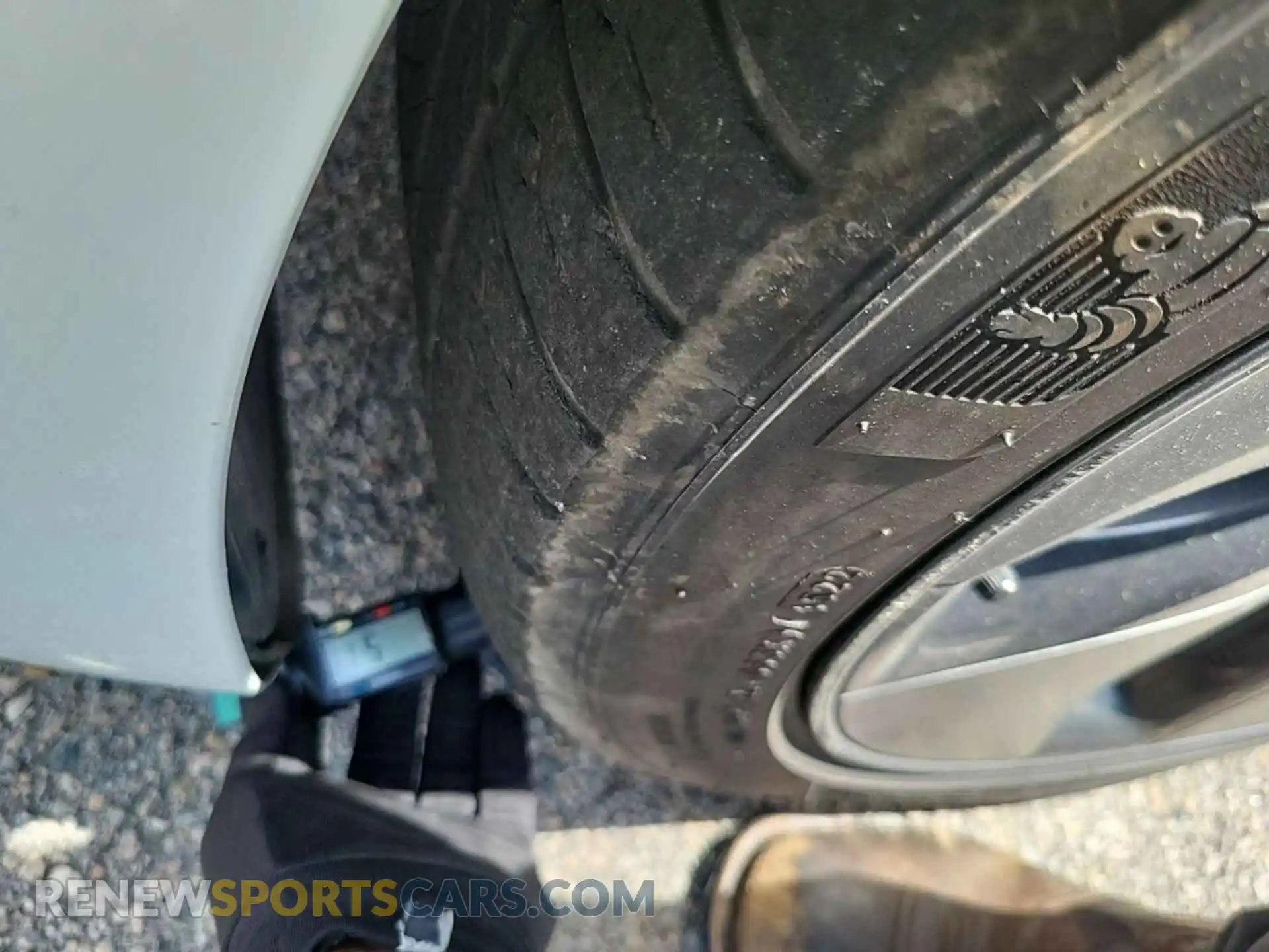 3 Photograph of a damaged car 5YJ3E1EB3LF795047 TESLA MODEL 3 2020