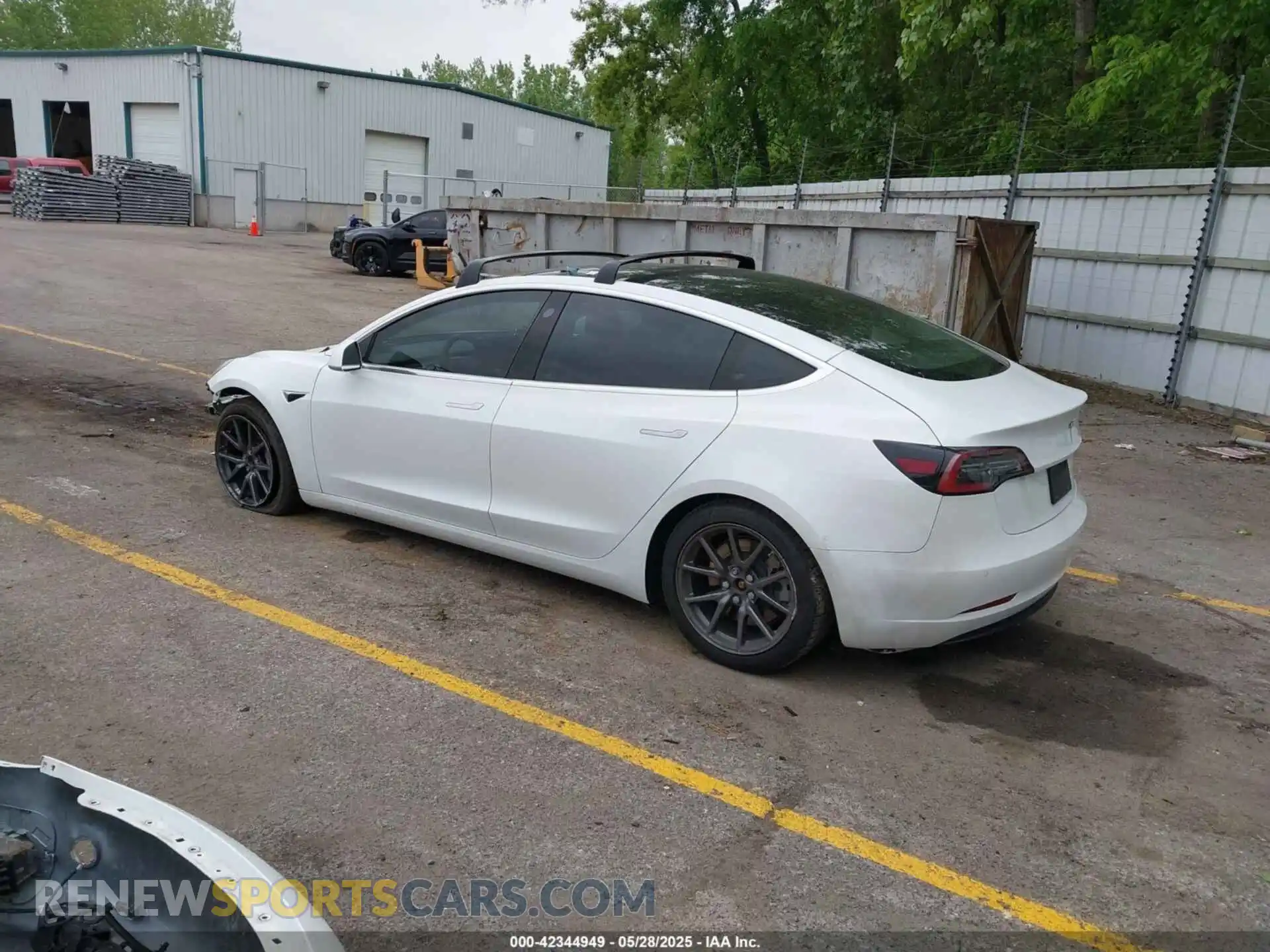 3 Photograph of a damaged car 5YJ3E1EB3LF801056 TESLA MODEL 3 2020