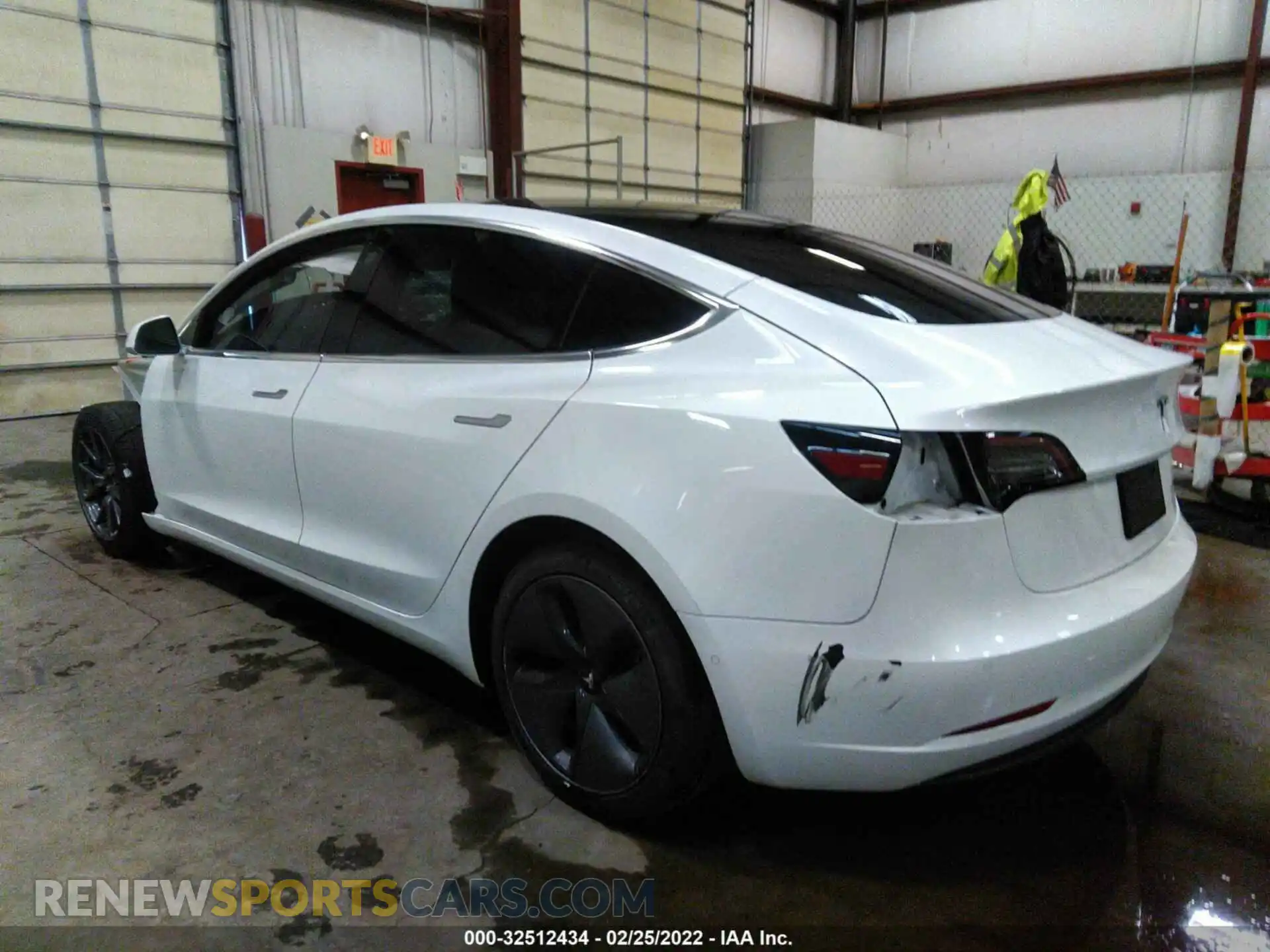 3 Photograph of a damaged car 5YJ3E1EB3LF801770 TESLA MODEL 3 2020