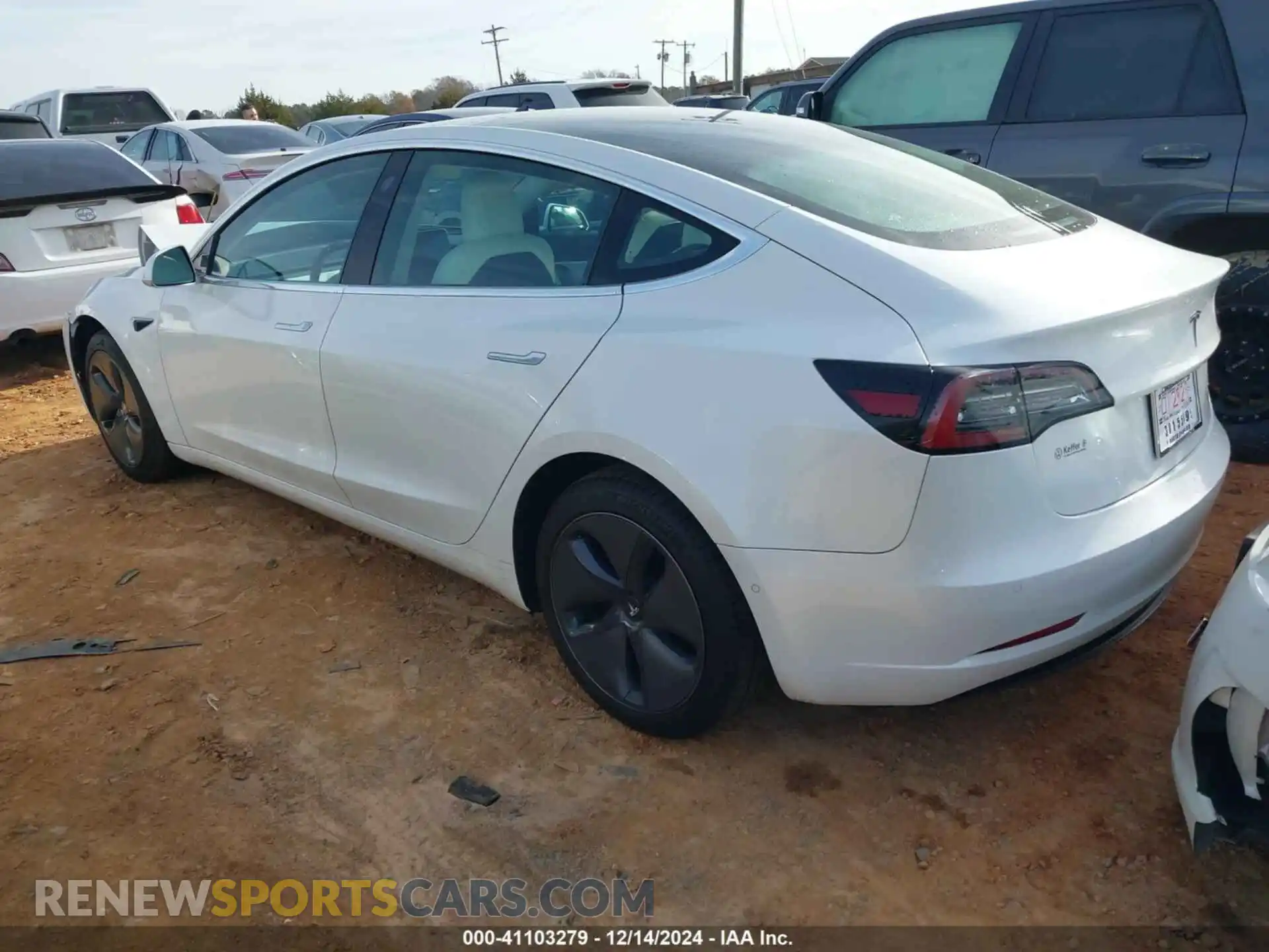 3 Photograph of a damaged car 5YJ3E1EB4LF712662 TESLA MODEL 3 2020
