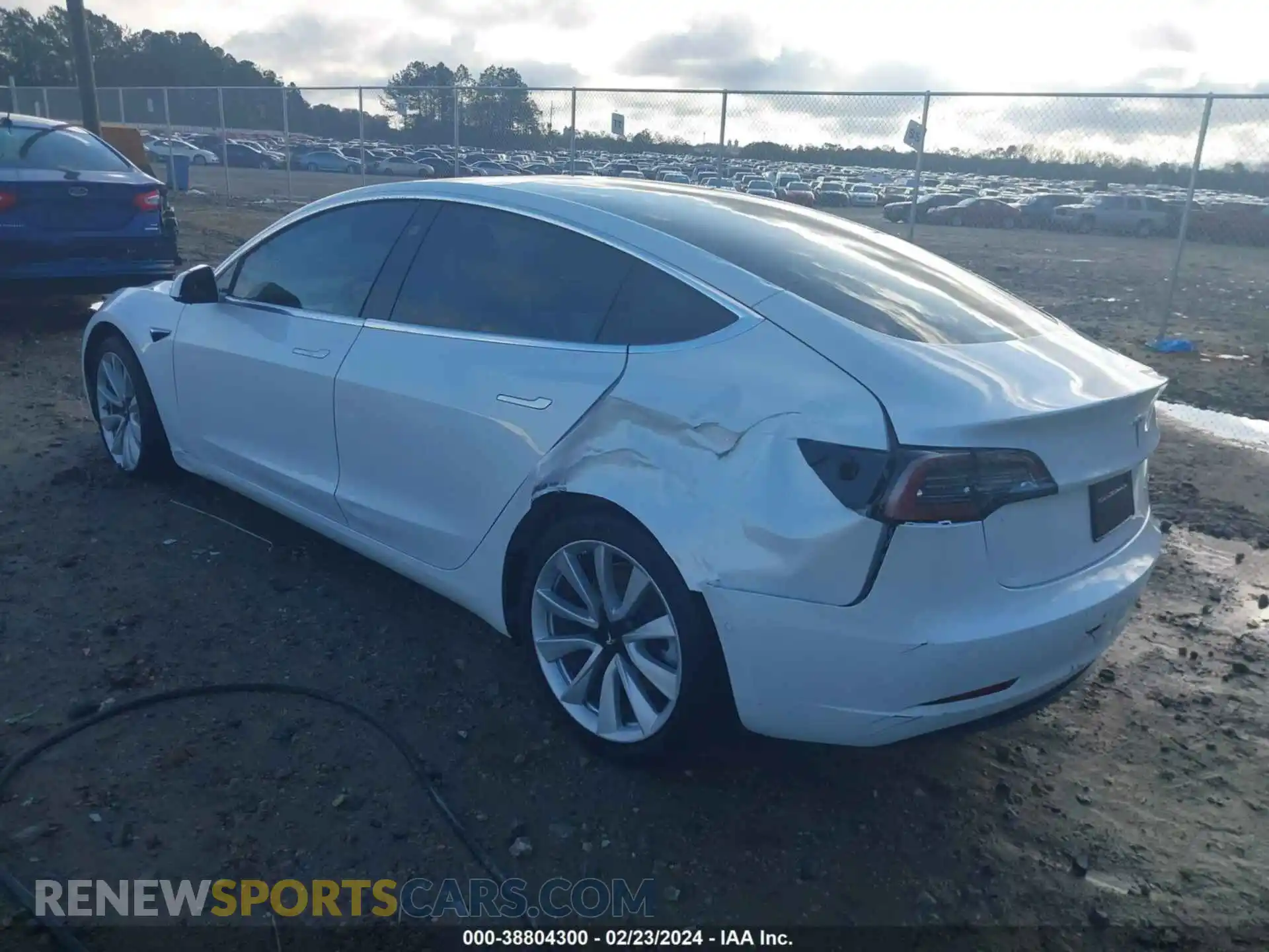 3 Photograph of a damaged car 5YJ3E1EB4LF712953 TESLA MODEL 3 2020