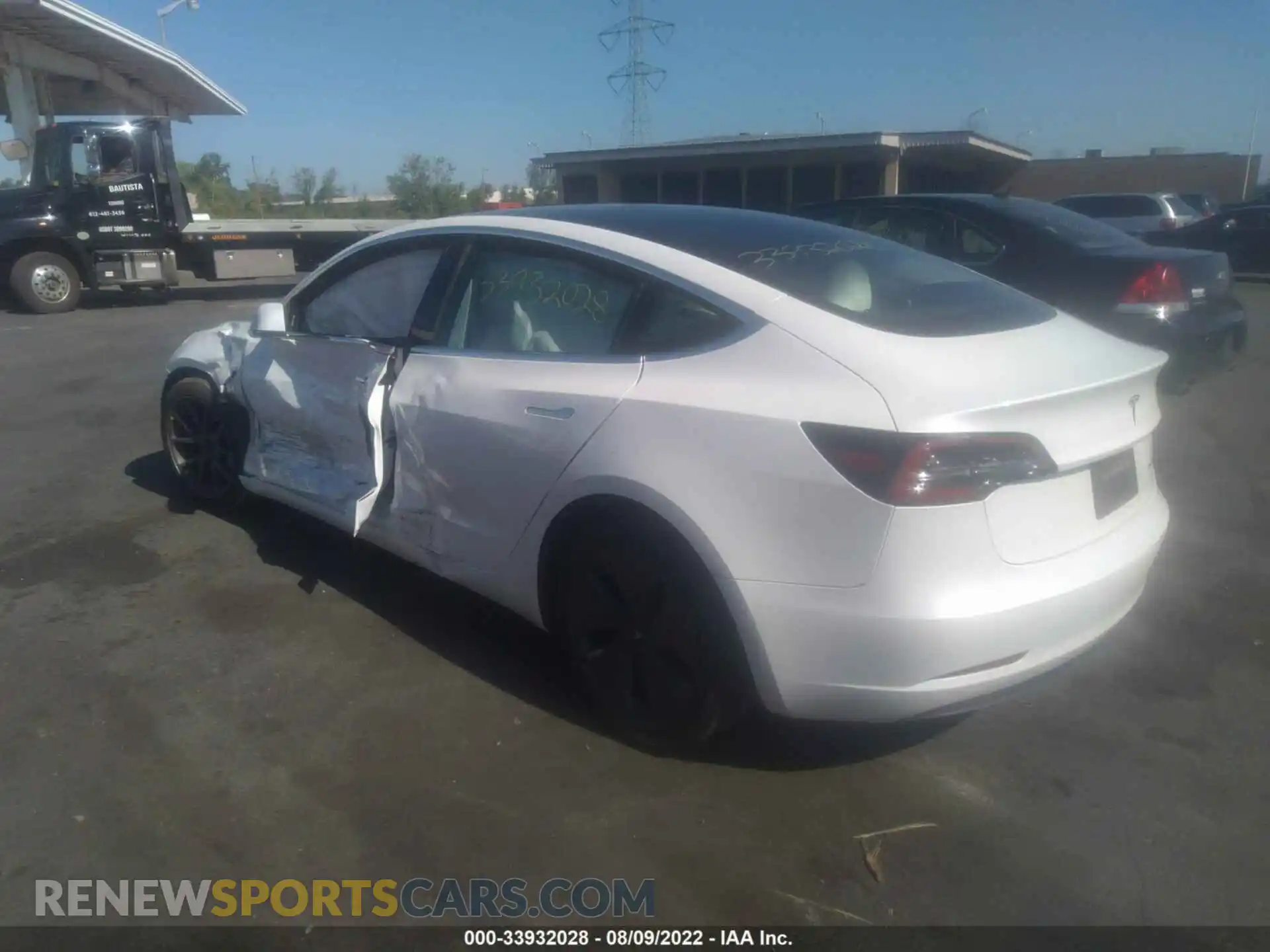 3 Photograph of a damaged car 5YJ3E1EB4LF806704 TESLA MODEL 3 2020