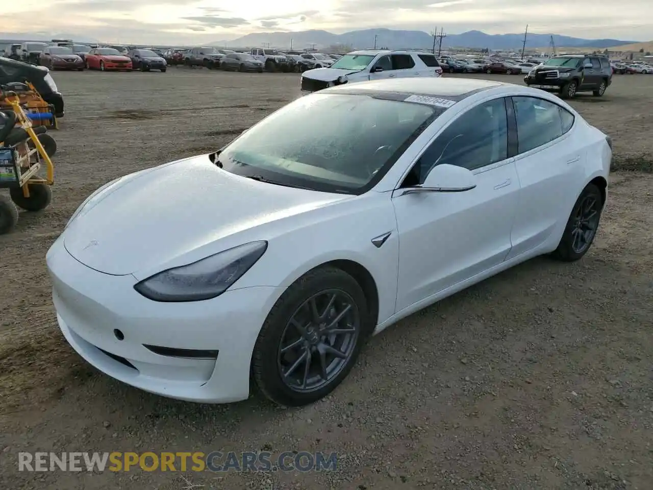 1 Photograph of a damaged car 5YJ3E1EB5LF617818 TESLA MODEL 3 2020