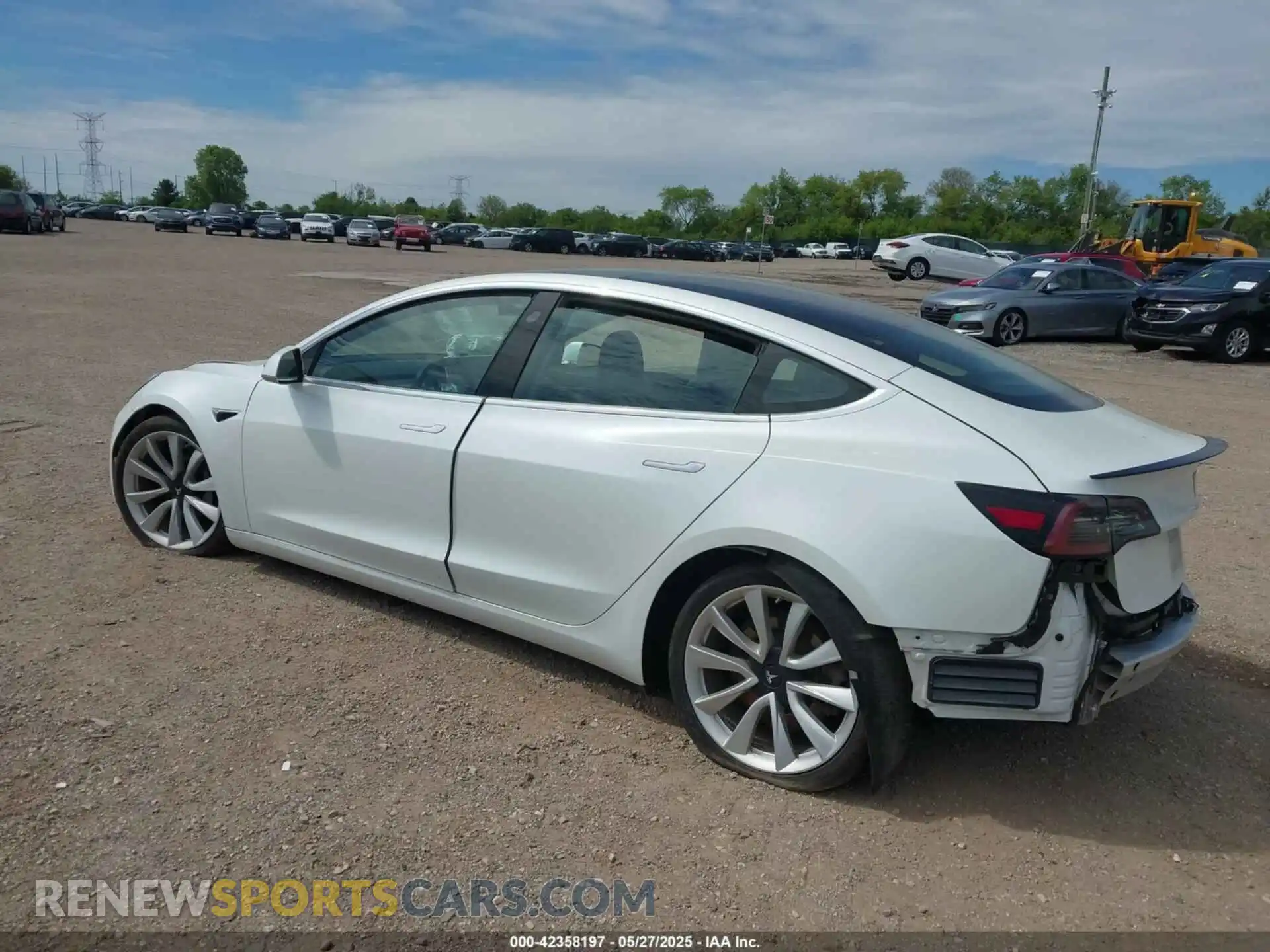 3 Photograph of a damaged car 5YJ3E1EB5LF620816 TESLA MODEL 3 2020