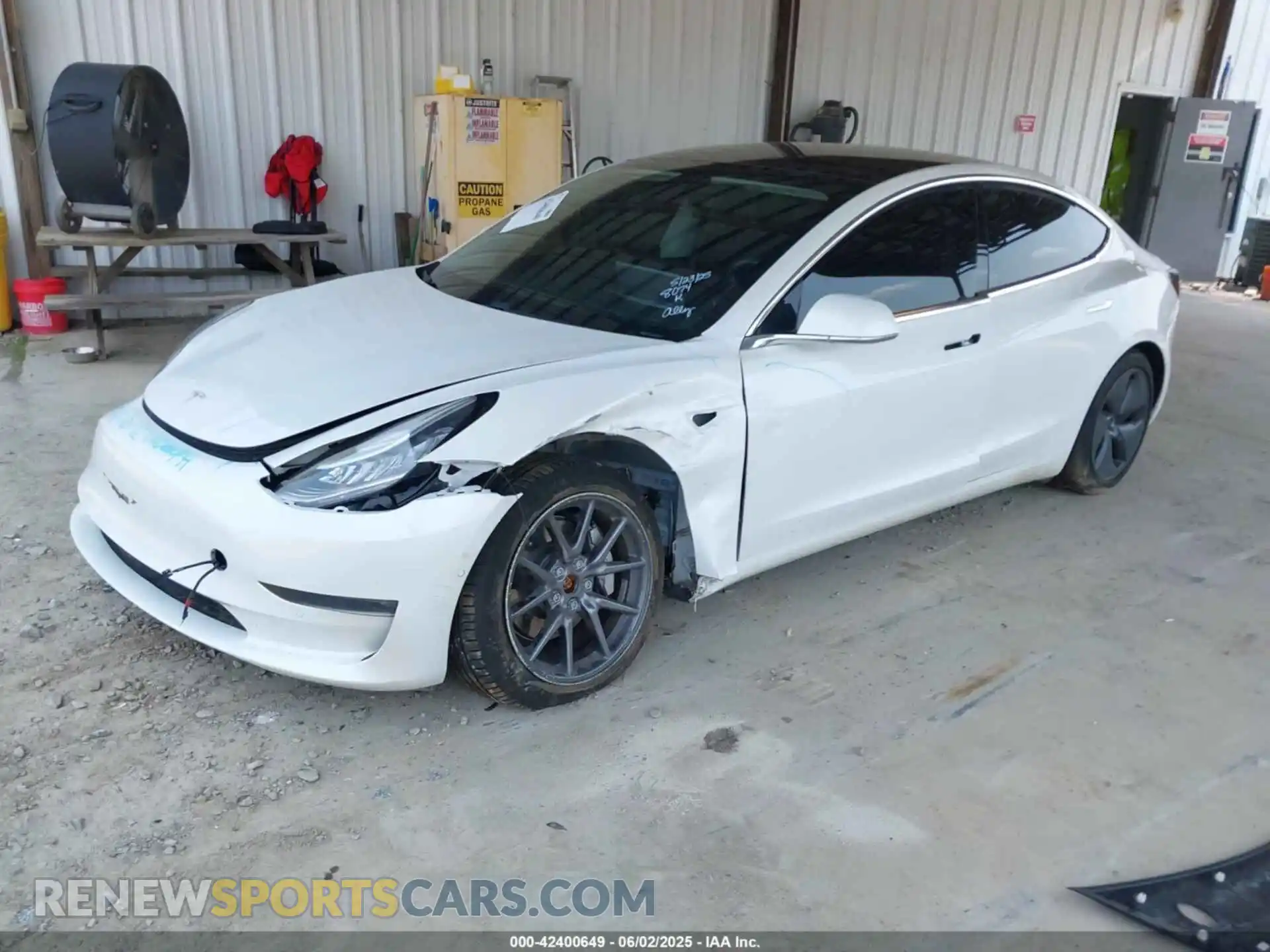 2 Photograph of a damaged car 5YJ3E1EB5LF628074 TESLA MODEL 3 2020
