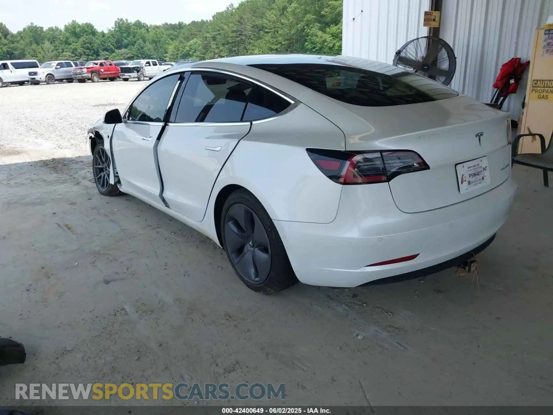 3 Photograph of a damaged car 5YJ3E1EB5LF628074 TESLA MODEL 3 2020