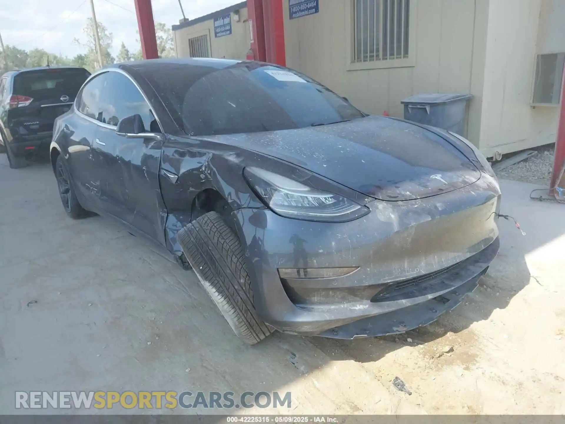 1 Photograph of a damaged car 5YJ3E1EB5LF639060 TESLA MODEL 3 2020