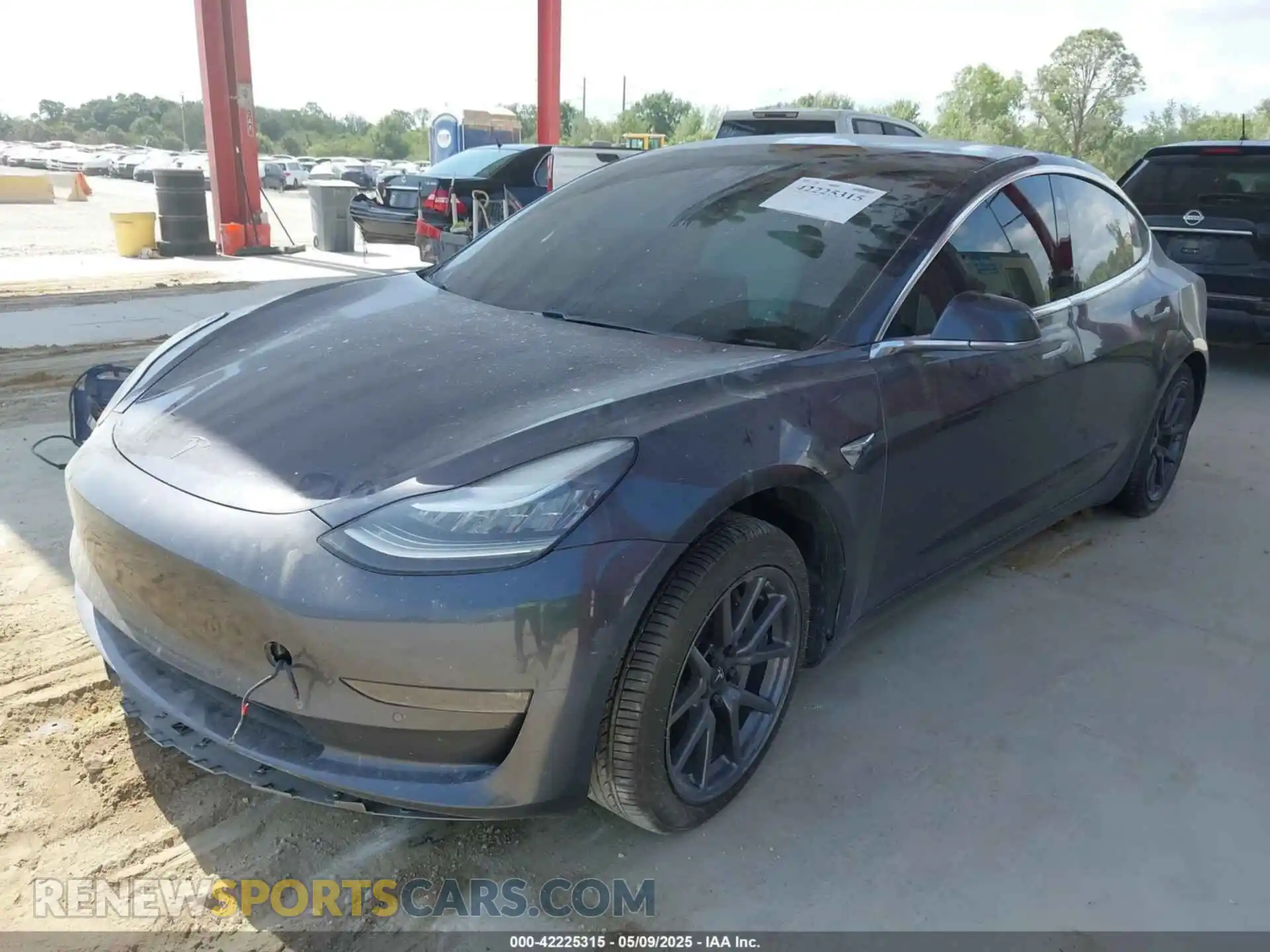 2 Photograph of a damaged car 5YJ3E1EB5LF639060 TESLA MODEL 3 2020