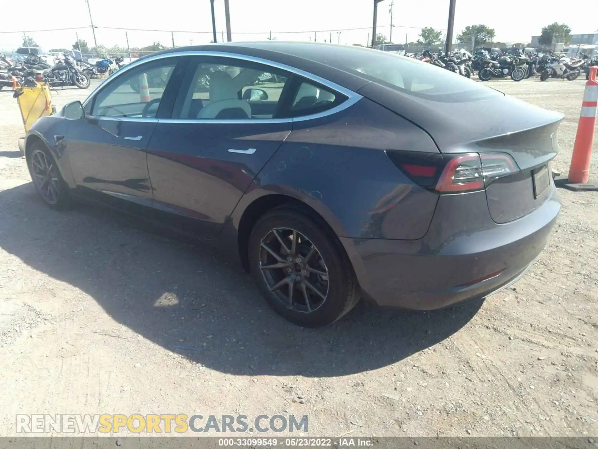 3 Photograph of a damaged car 5YJ3E1EB5LF651340 TESLA MODEL 3 2020