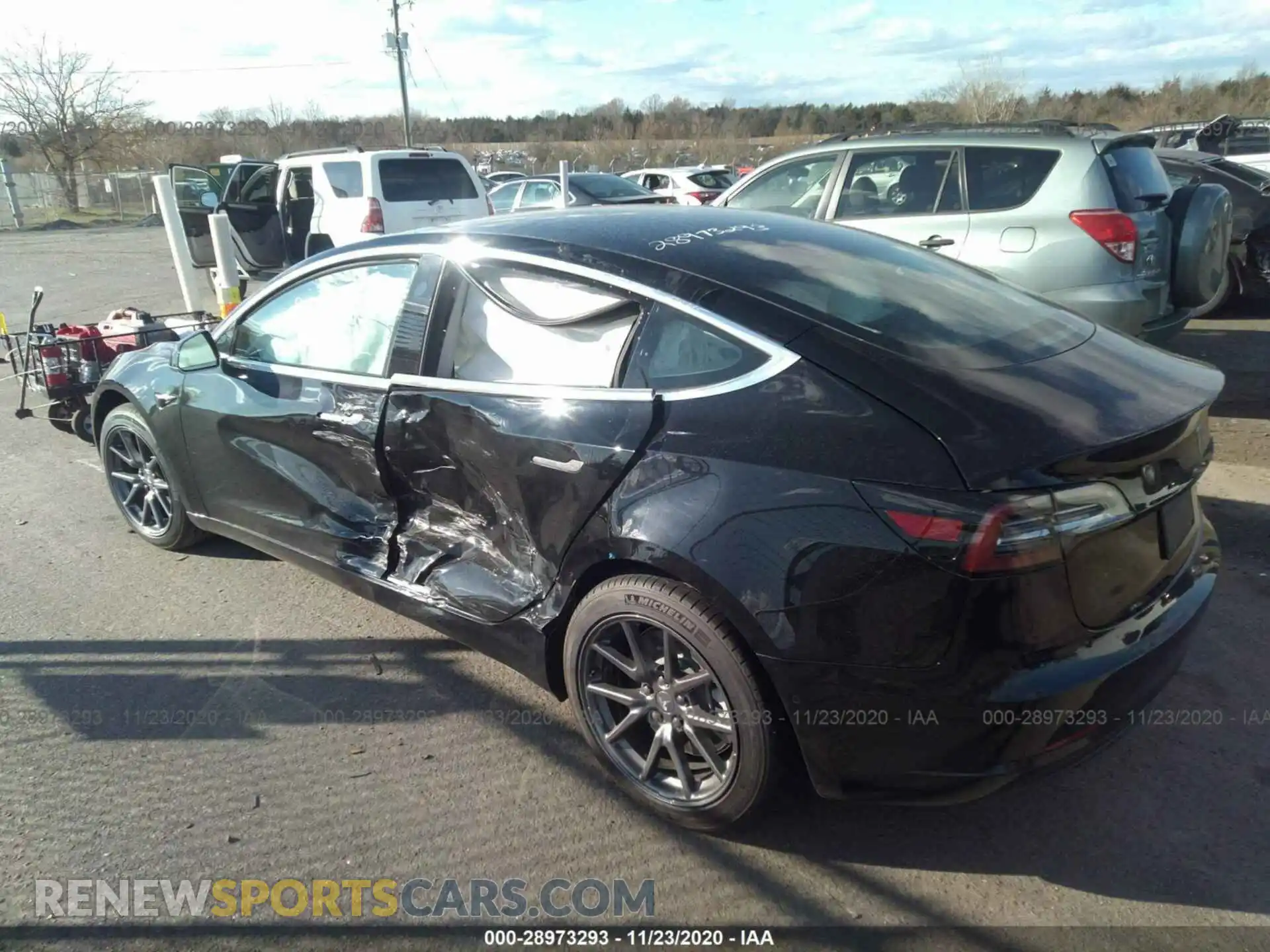 3 Photograph of a damaged car 5YJ3E1EB5LF735772 TESLA MODEL 3 2020