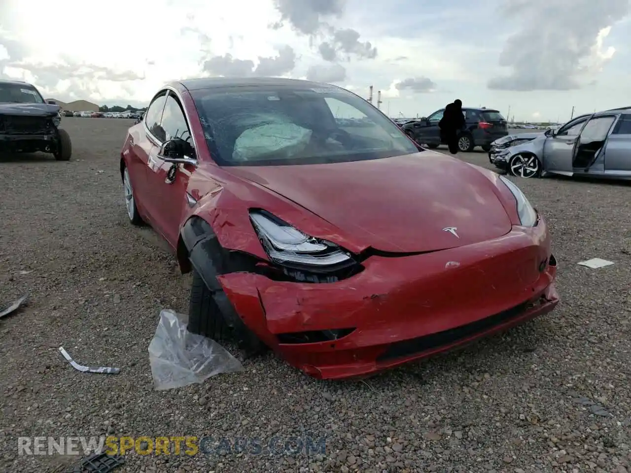 1 Photograph of a damaged car 5YJ3E1EB6LF588961 TESLA MODEL 3 2020