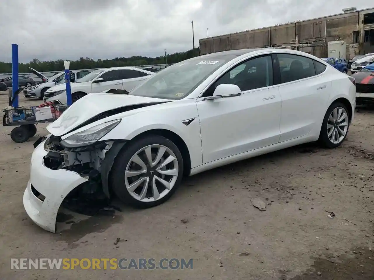 1 Photograph of a damaged car 5YJ3E1EB6LF618590 TESLA MODEL 3 2020