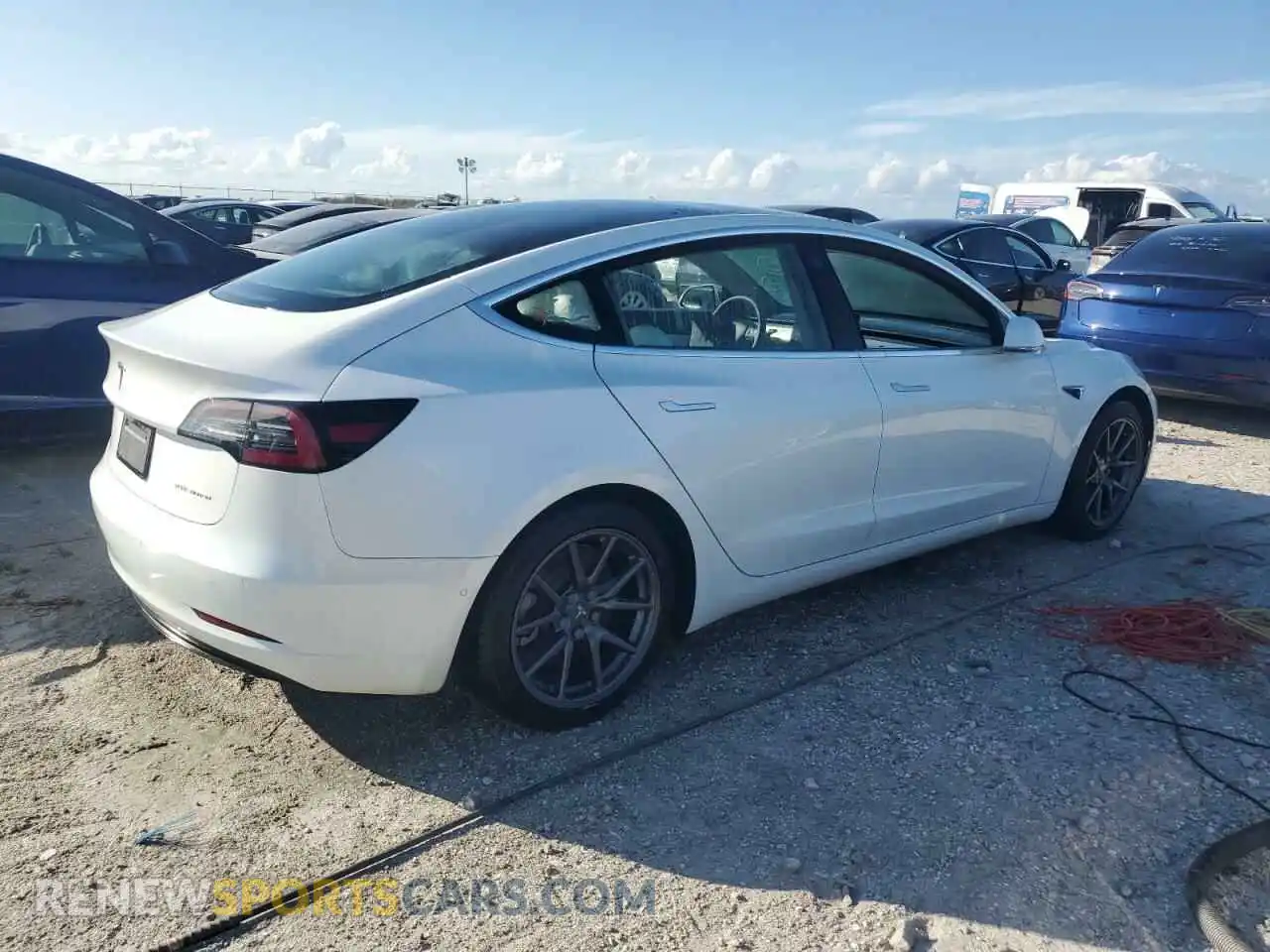 3 Photograph of a damaged car 5YJ3E1EB6LF622056 TESLA MODEL 3 2020