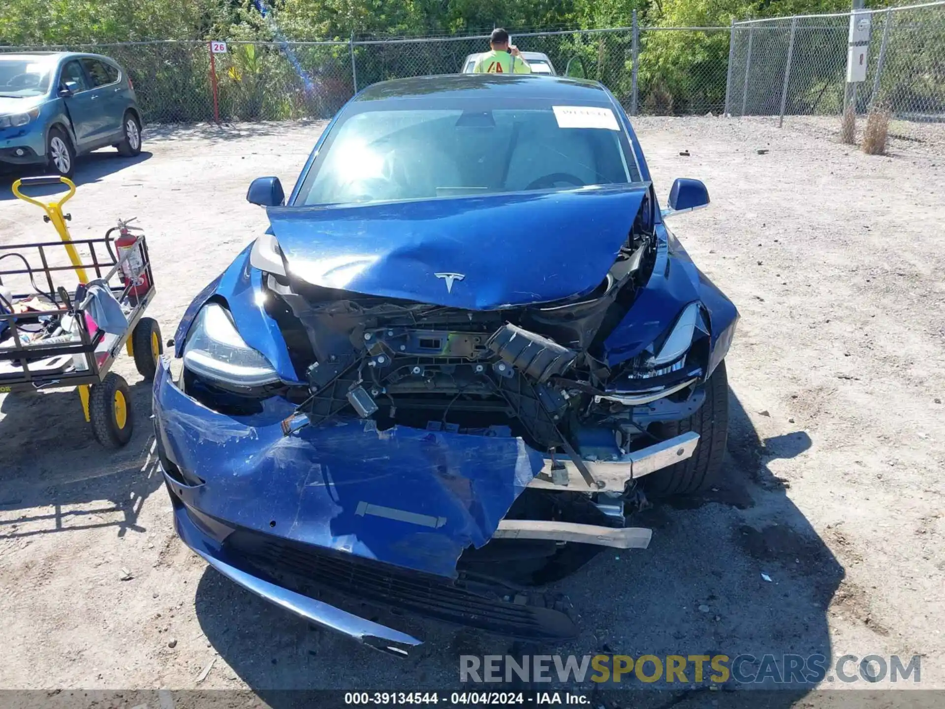 6 Photograph of a damaged car 5YJ3E1EB6LF622543 TESLA MODEL 3 2020