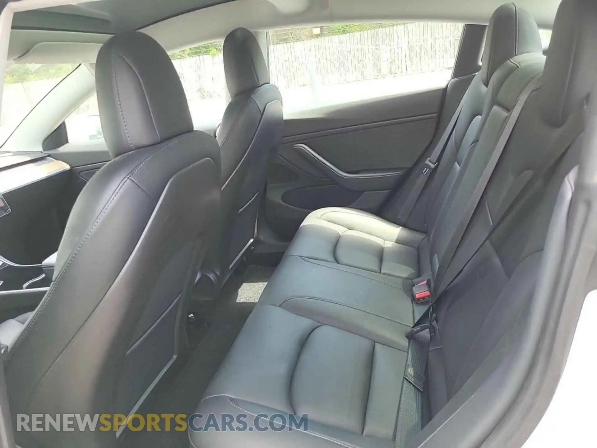 1 Photograph of a damaged car 5YJ3E1EB6LF637298 TESLA MODEL 3 2020