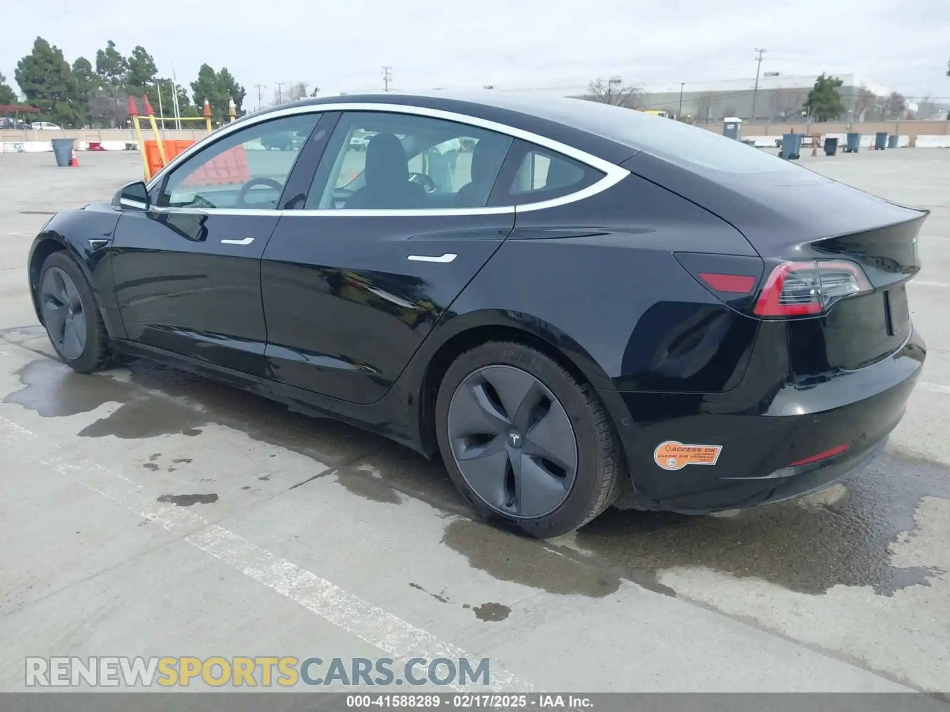 3 Photograph of a damaged car 5YJ3E1EB7LF599886 TESLA MODEL 3 2020