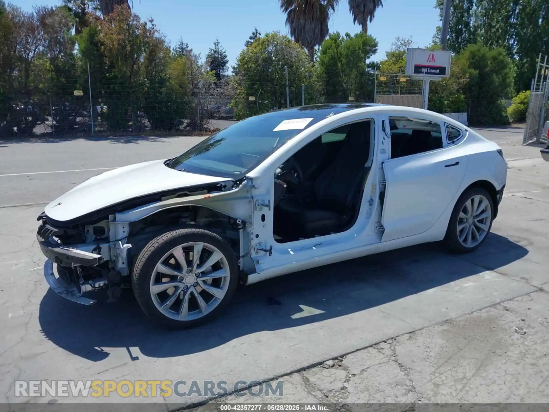 2 Photograph of a damaged car 5YJ3E1EB7LF628030 TESLA MODEL 3 2020