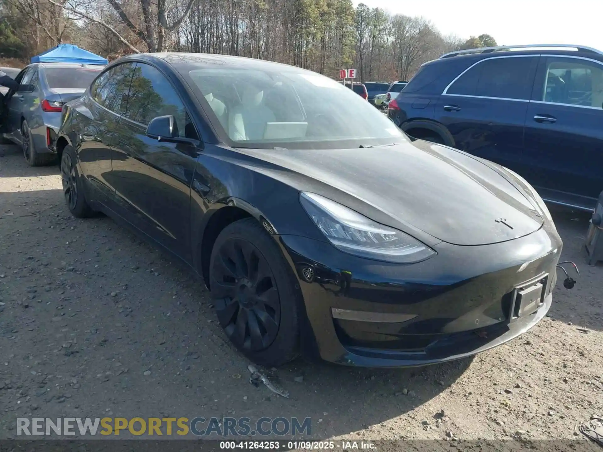 1 Photograph of a damaged car 5YJ3E1EB8LF638923 TESLA MODEL 3 2020