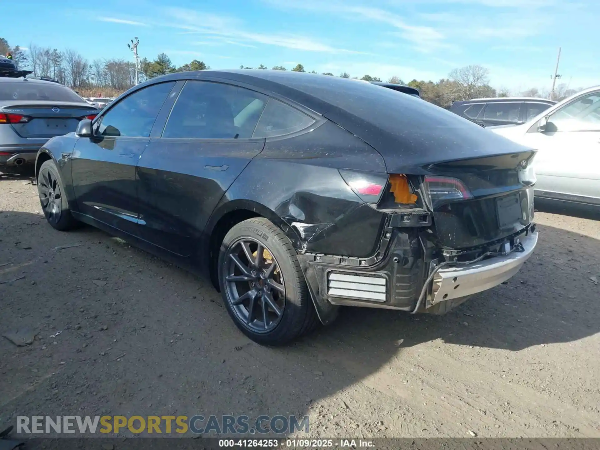 3 Photograph of a damaged car 5YJ3E1EB8LF638923 TESLA MODEL 3 2020