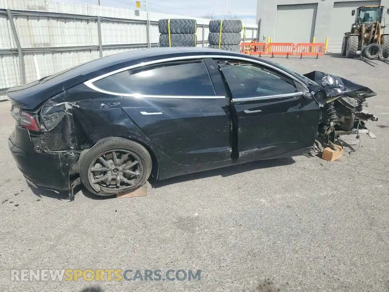 3 Photograph of a damaged car 5YJ3E1EB9LF621807 TESLA MODEL 3 2020