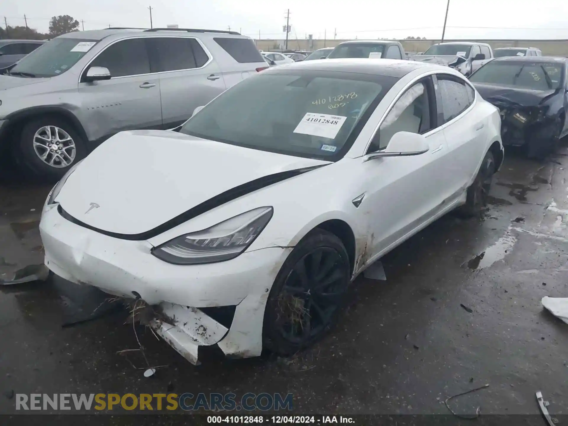 2 Photograph of a damaged car 5YJ3E1EB9LF622617 TESLA MODEL 3 2020