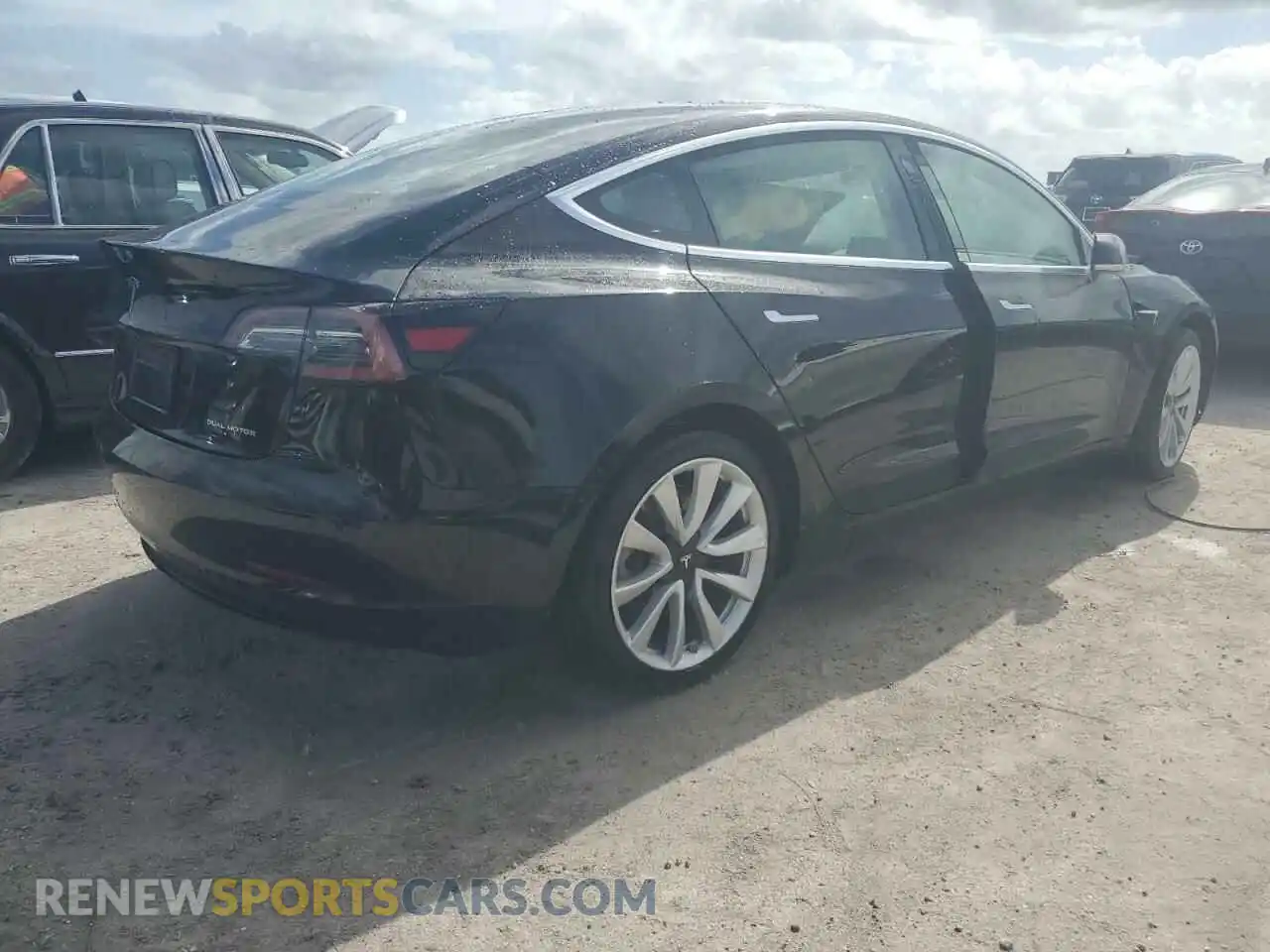 3 Photograph of a damaged car 5YJ3E1EB9LF719798 TESLA MODEL 3 2020