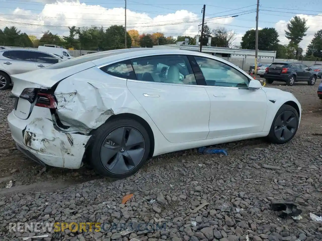 3 Photograph of a damaged car 5YJ3E1EBXLF639667 TESLA MODEL 3 2020