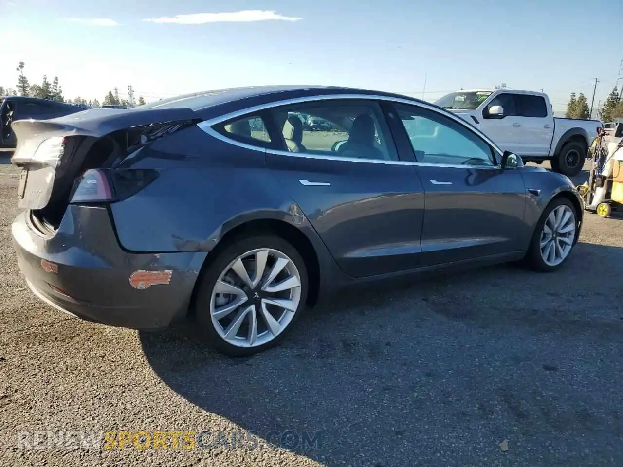 3 Photograph of a damaged car 5YJ3E1EBXLF646473 TESLA MODEL 3 2020