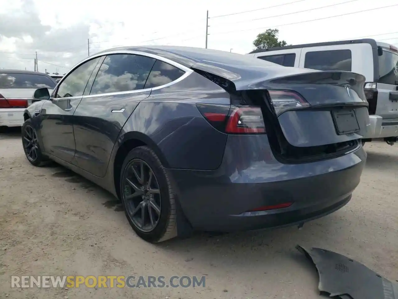 3 Photograph of a damaged car 5YJ3E1EBXLF795711 TESLA MODEL 3 2020