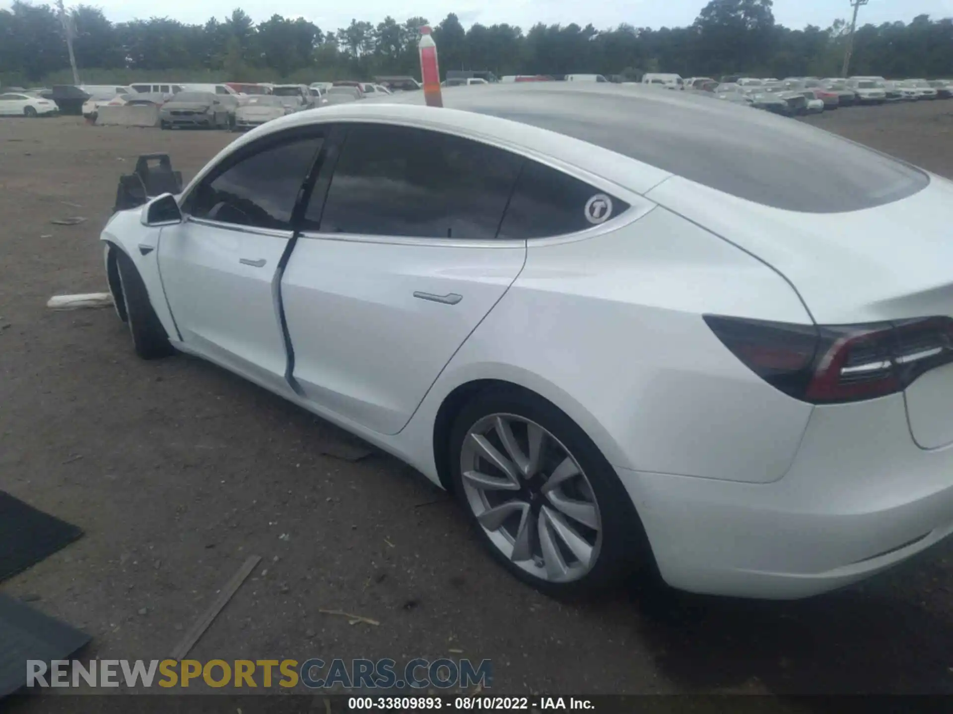 3 Photograph of a damaged car 5YJ3E1EC0LF587037 TESLA MODEL 3 2020
