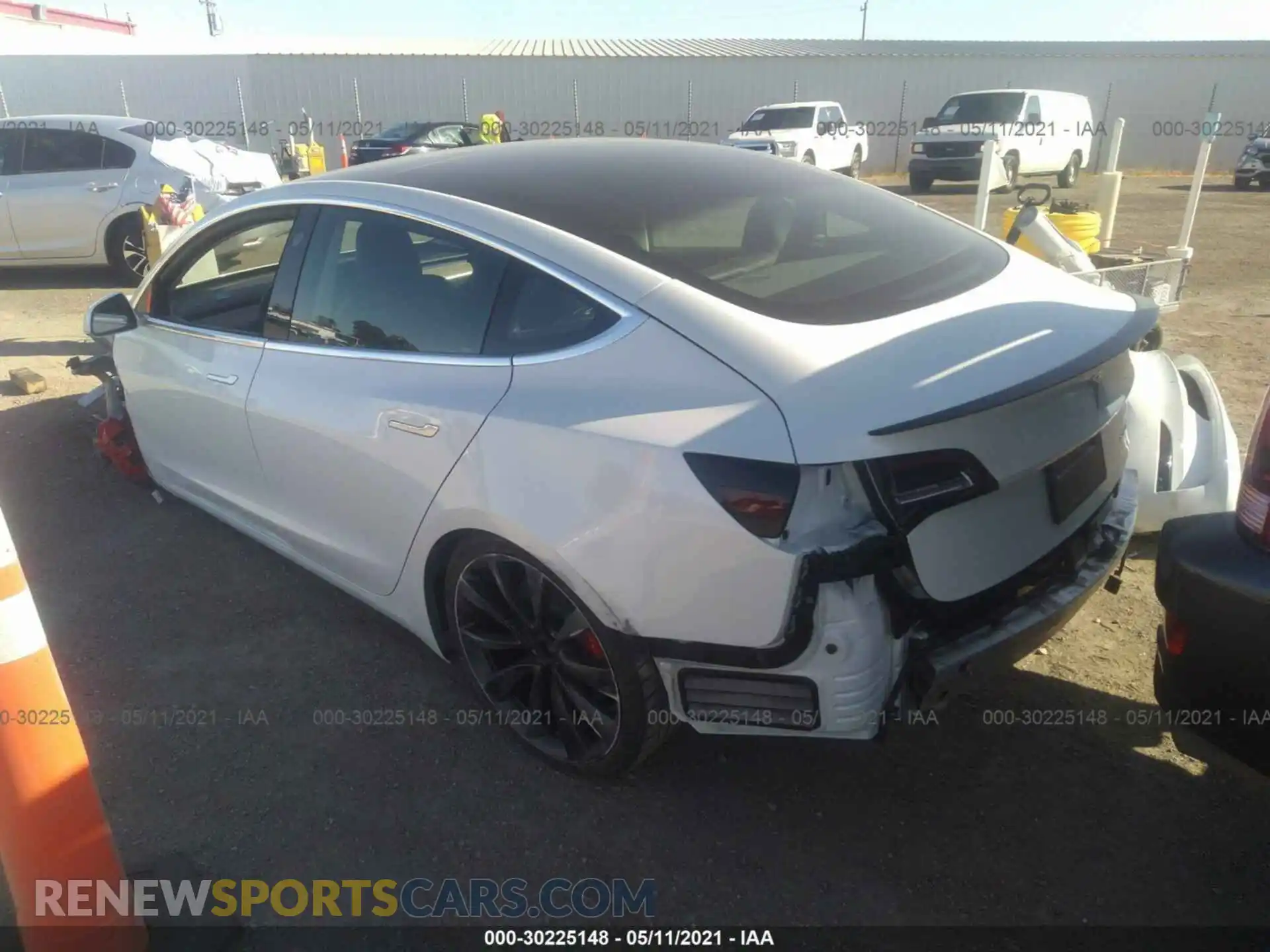 3 Photograph of a damaged car 5YJ3E1EC2LF624394 TESLA MODEL 3 2020