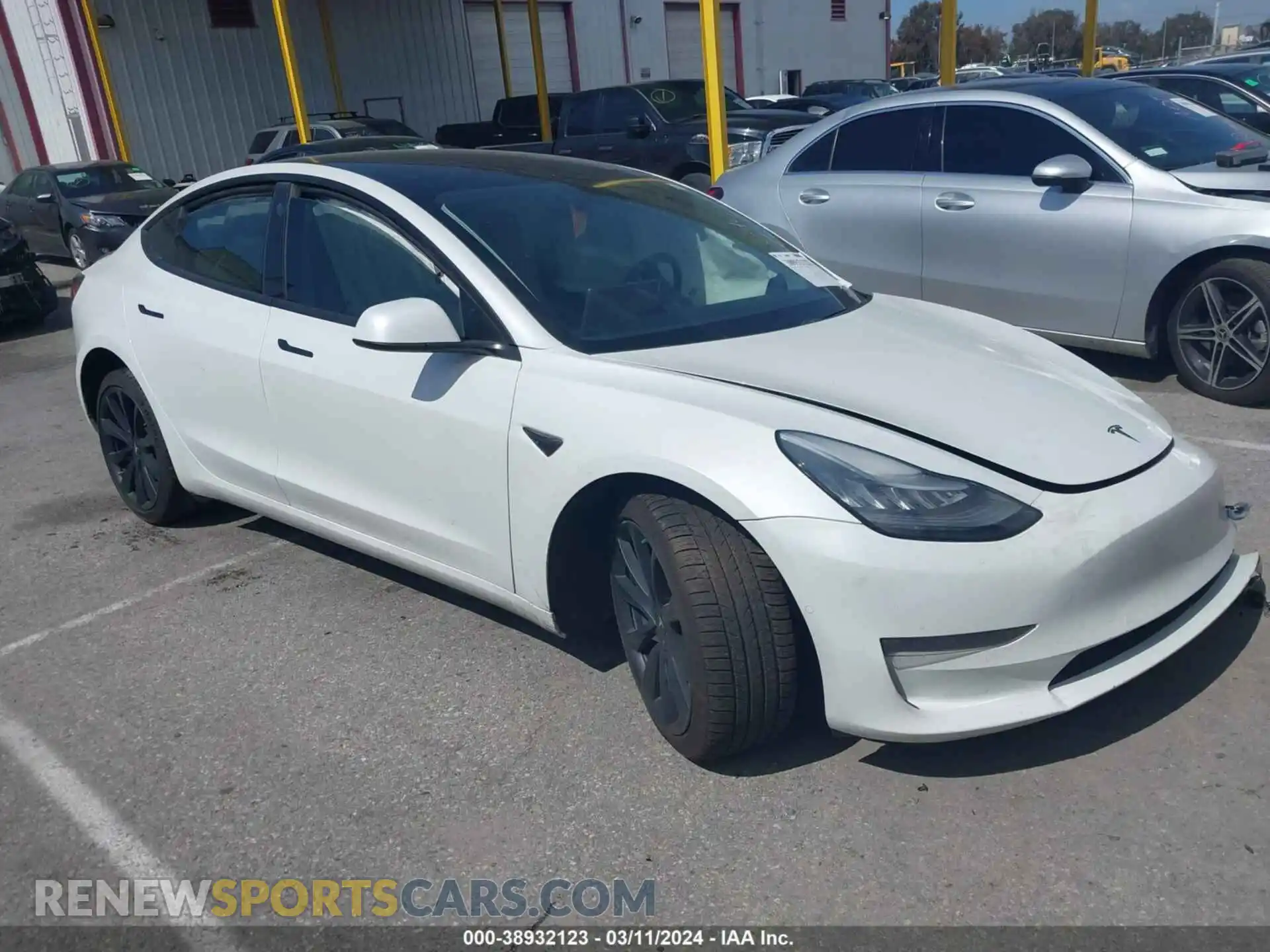 1 Photograph of a damaged car 5YJ3E1EC2LF627537 TESLA MODEL 3 2020
