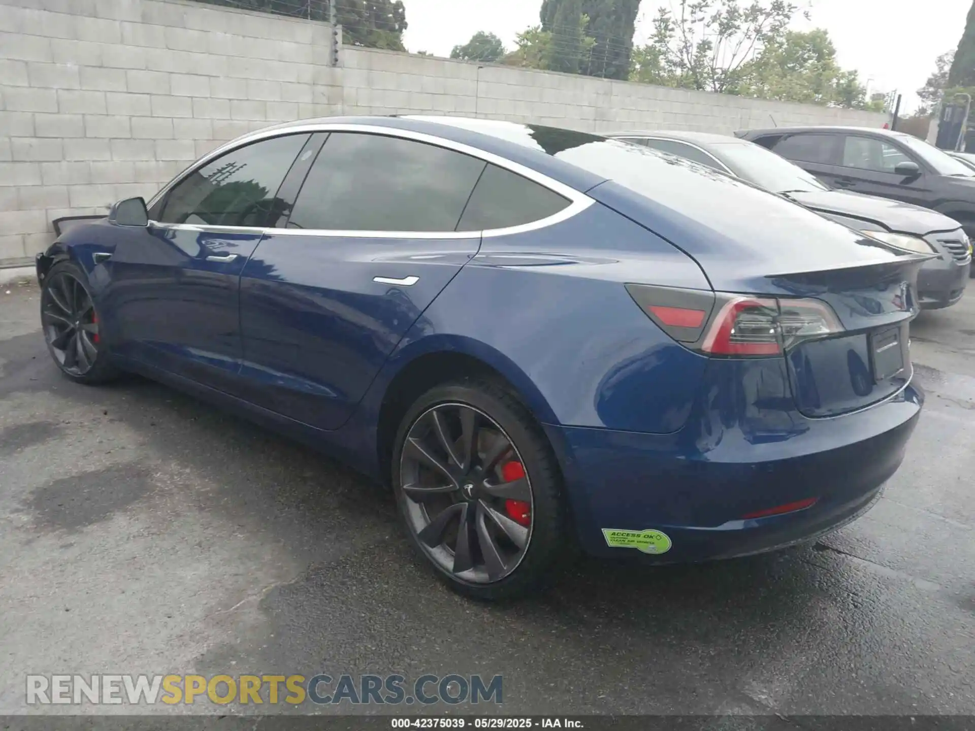 3 Photograph of a damaged car 5YJ3E1EC3LF648042 TESLA MODEL 3 2020