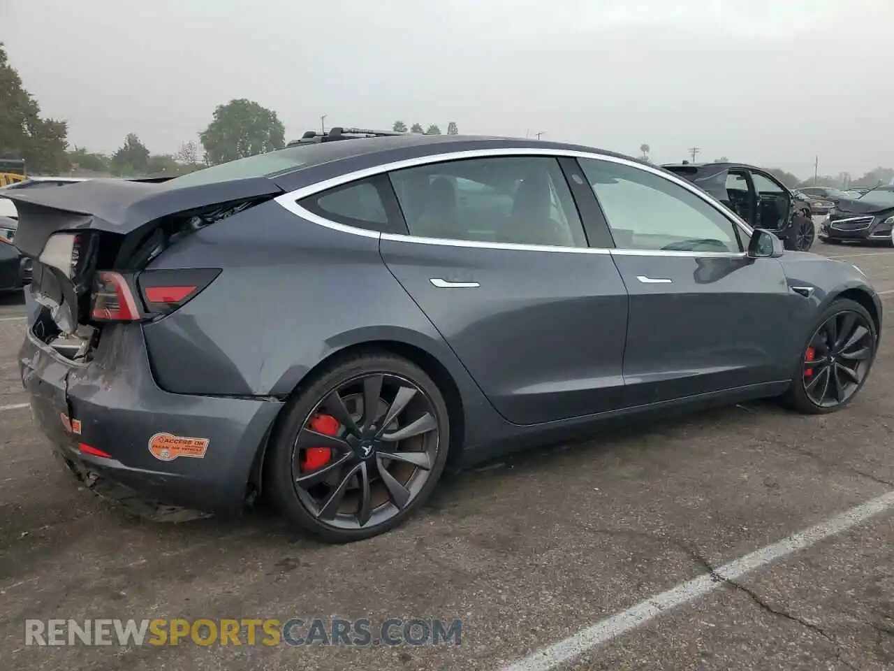 3 Photograph of a damaged car 5YJ3E1EC4LF646946 TESLA MODEL 3 2020