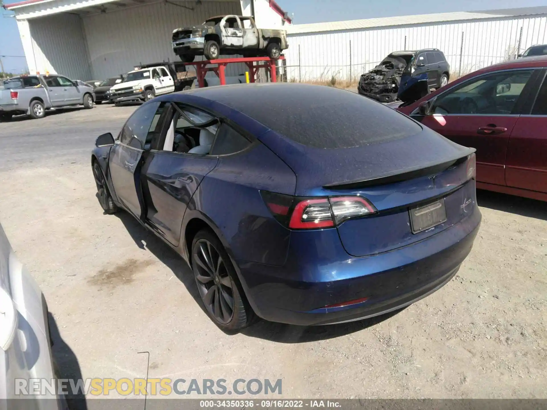 3 Photograph of a damaged car 5YJ3E1EC6LF742433 TESLA MODEL 3 2020