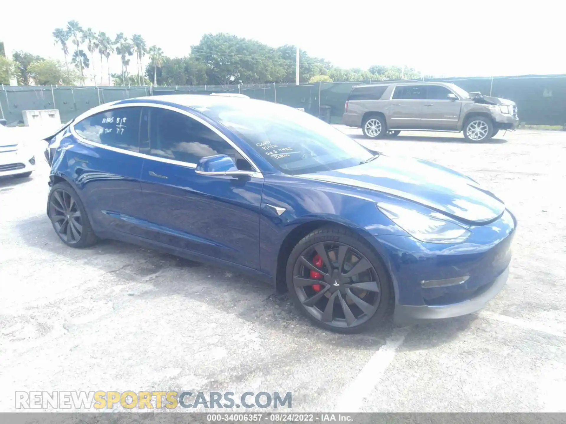 1 Photograph of a damaged car 5YJ3E1EC8LF669422 TESLA MODEL 3 2020