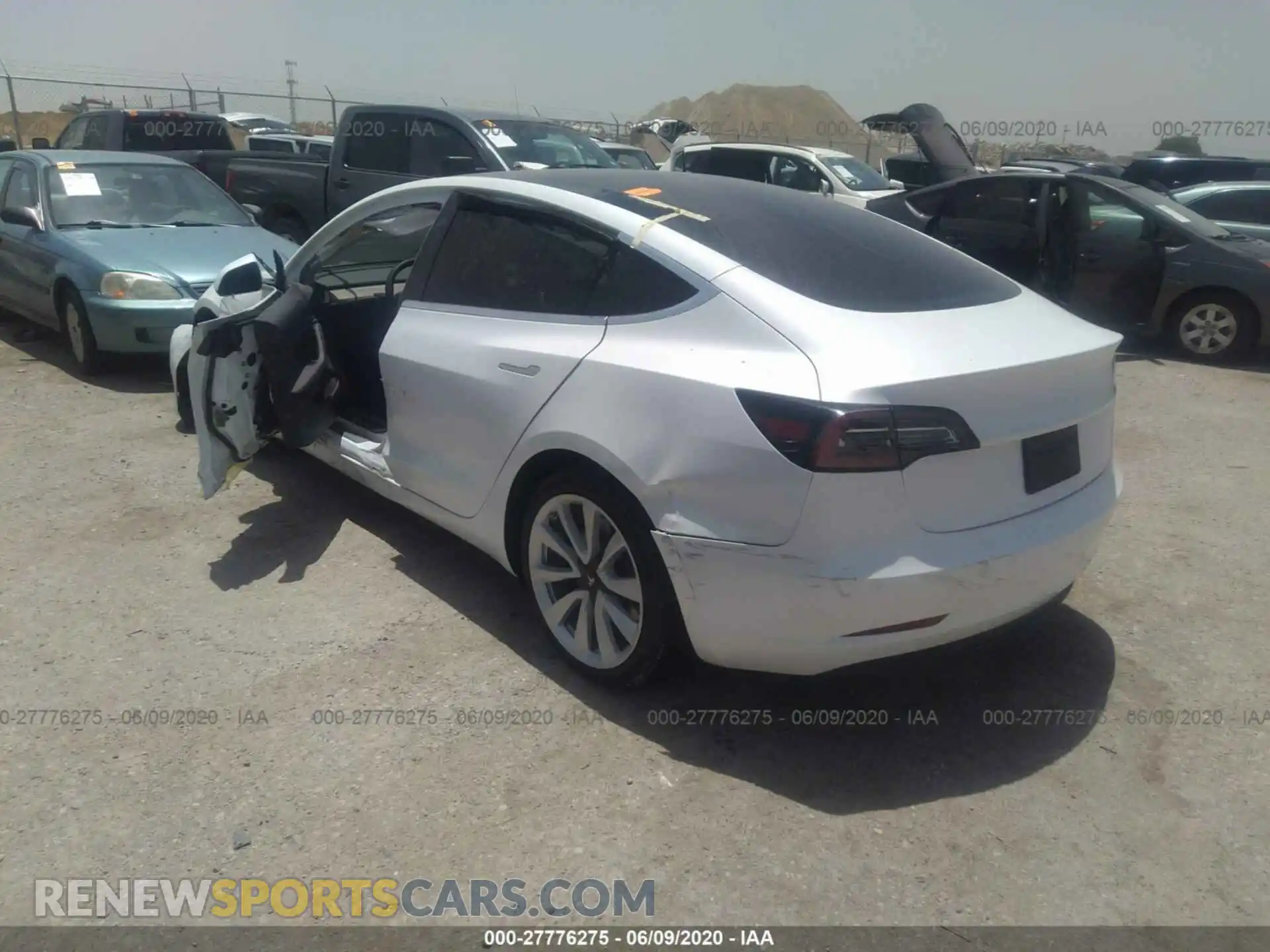 3 Photograph of a damaged car 5YJ3E1EC9LF587103 TESLA MODEL 3 2020