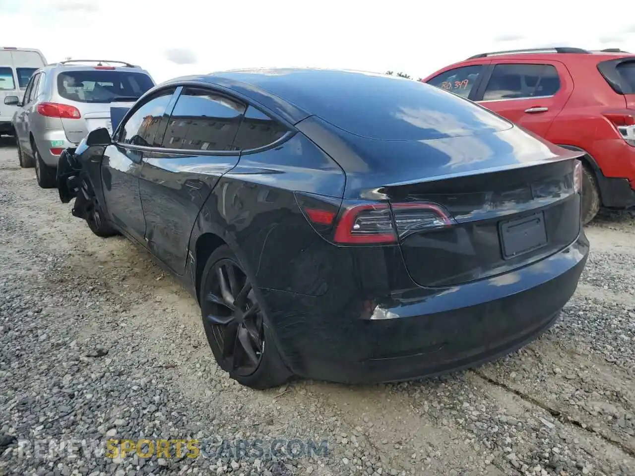 3 Photograph of a damaged car 5YJ3E1EA0MF084995 TESLA MODEL 3 2021