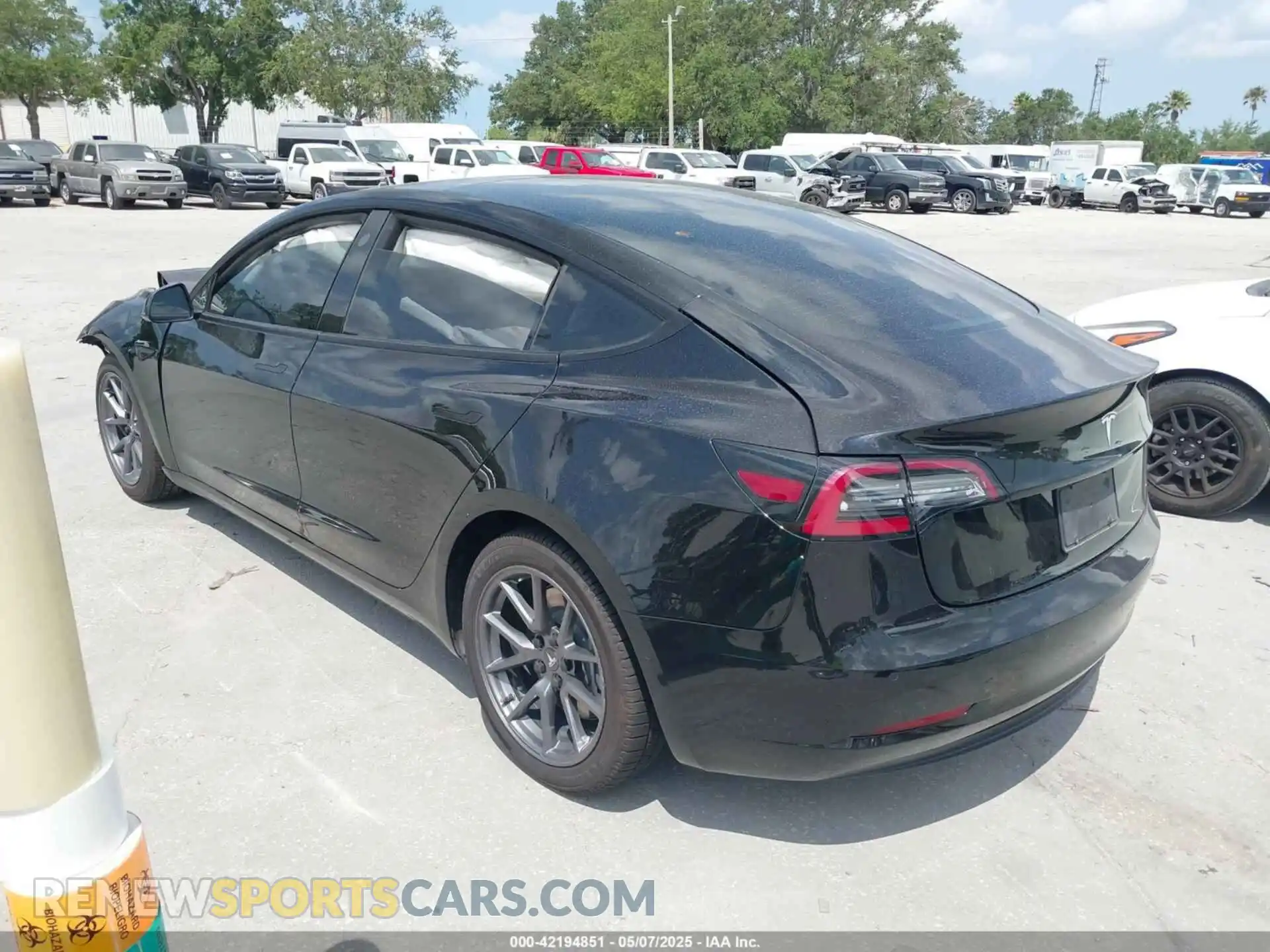 3 Photograph of a damaged car 5YJ3E1EA0MF851177 TESLA MODEL 3 2021
