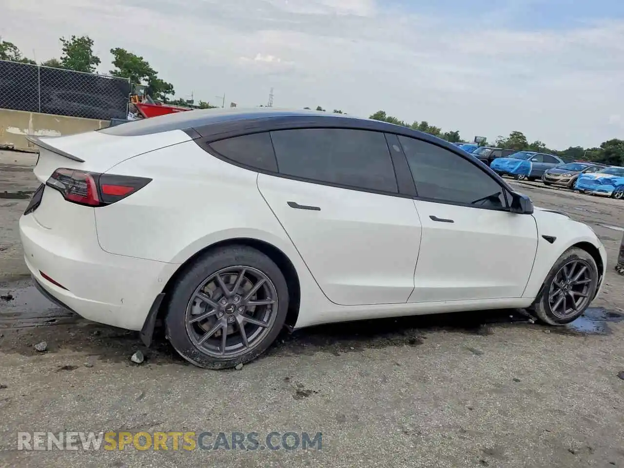 3 Photograph of a damaged car 5YJ3E1EA0MF853737 TESLA MODEL 3 2021