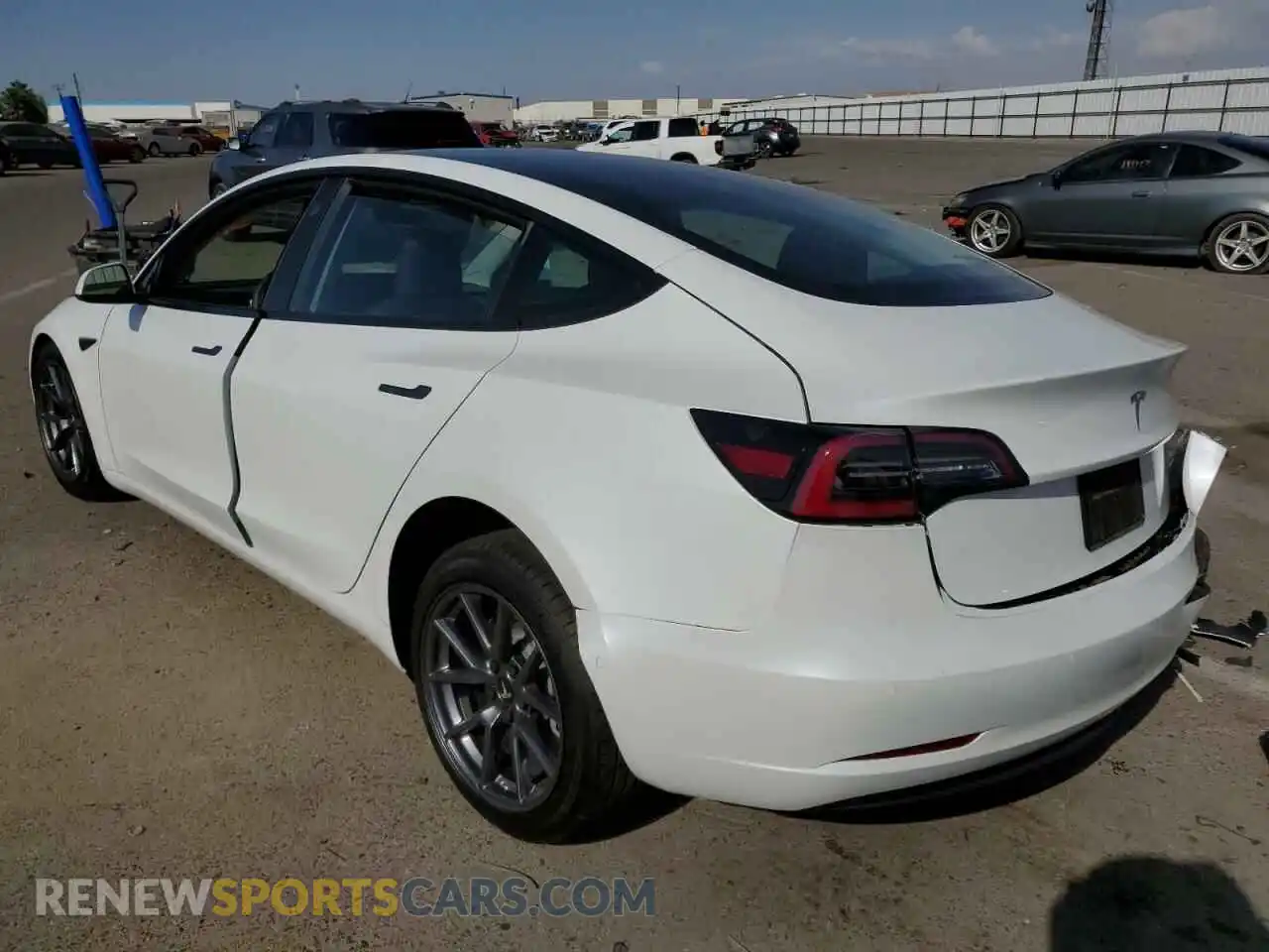 3 Photograph of a damaged car 5YJ3E1EA1MF031738 TESLA MODEL 3 2021