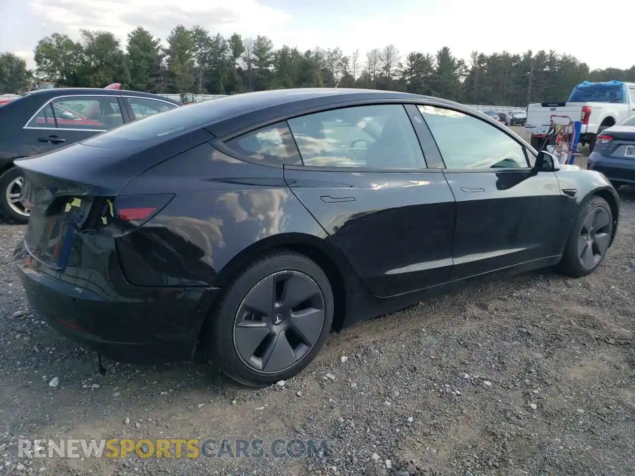 3 Photograph of a damaged car 5YJ3E1EA1MF084245 TESLA MODEL 3 2021