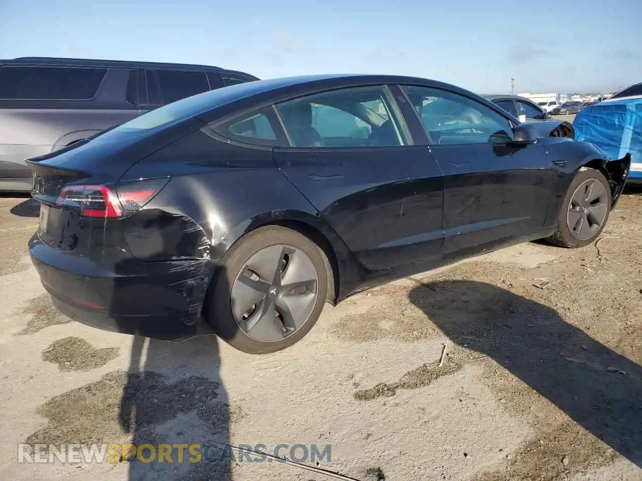 3 Photograph of a damaged car 5YJ3E1EA1MF086738 TESLA MODEL 3 2021